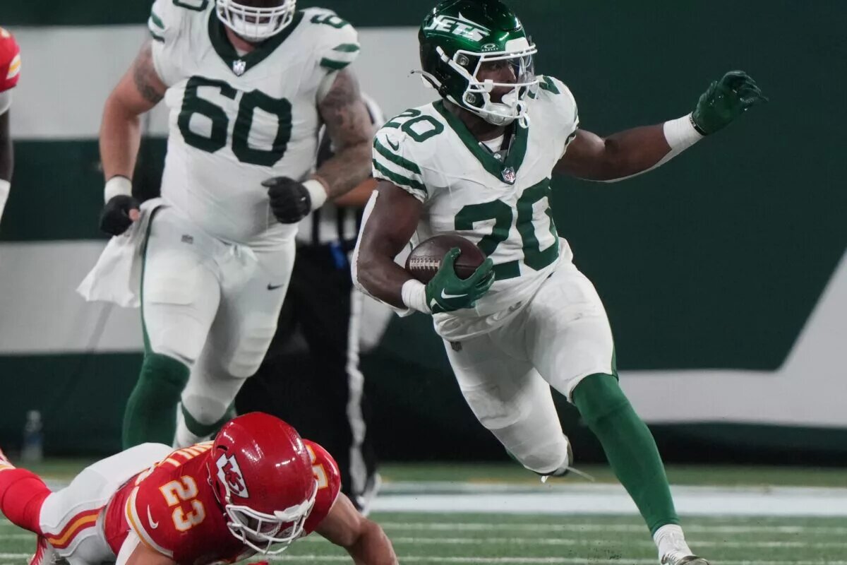 New York Jets Running Back Breece Hall (20)