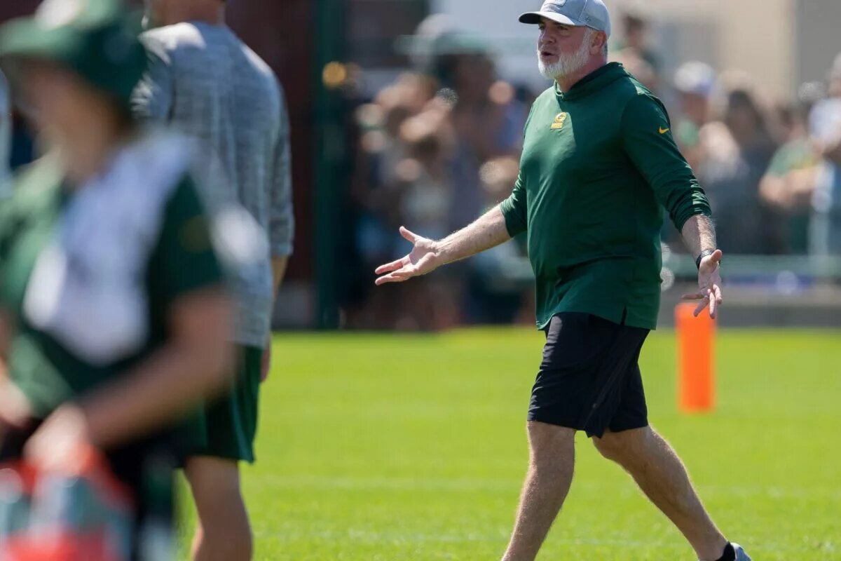 Green Bay Packers defensive coordinator Joe Barry