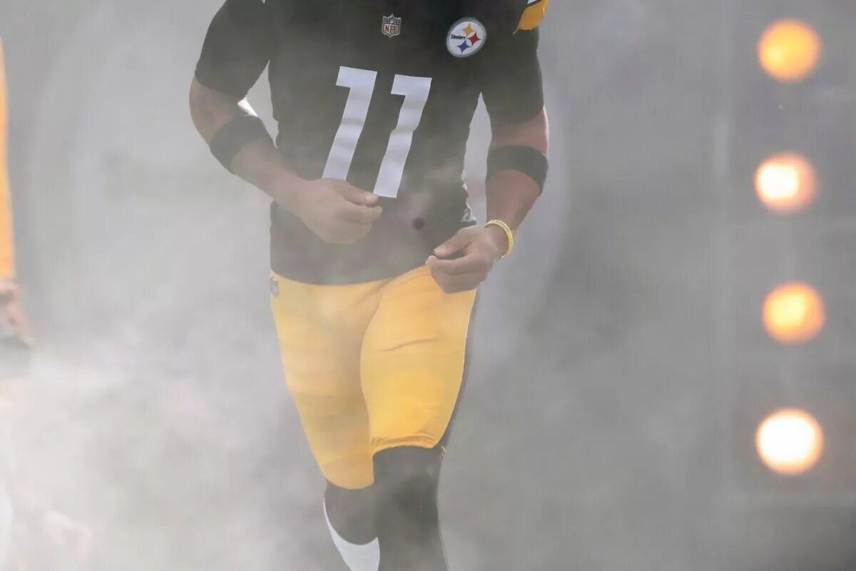 Pittsburgh Steelers wide receiver Allen Robinson
