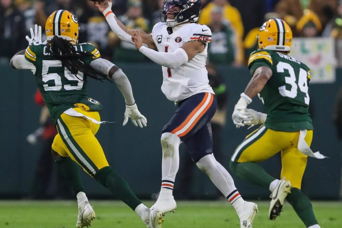 Chicago Bears quarterback Justin Fields