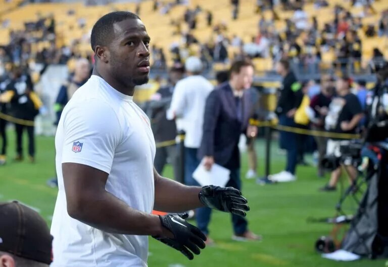 Browns may release Chubb