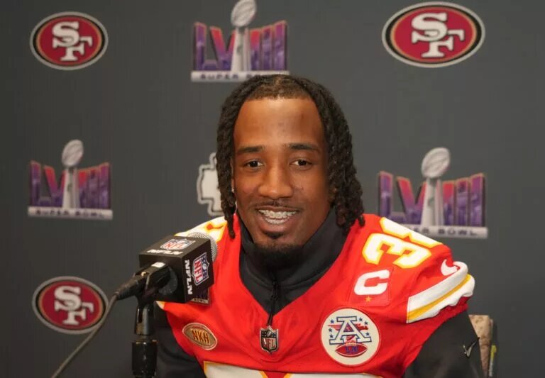 Chiefs not retain Sneed