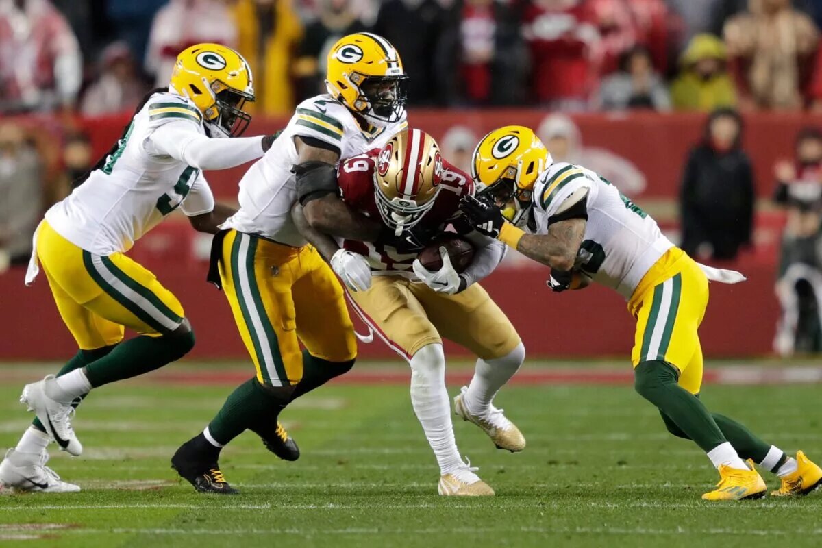 De'Vondre Campbell Free Agent