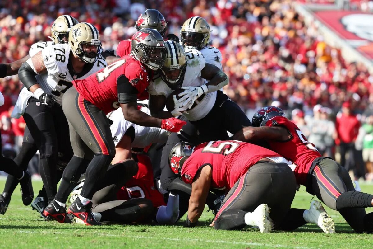 Lavonte David Free Agent