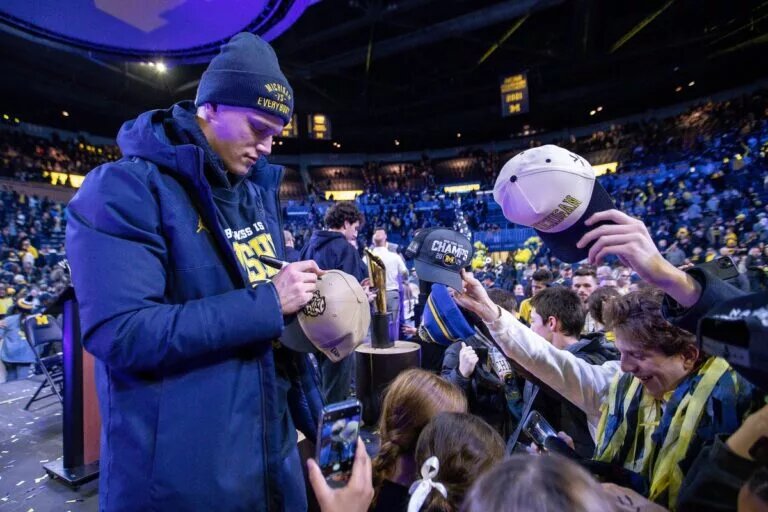 Commanders favorites sign McCarthy