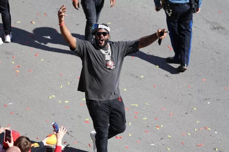 Donovan Smith Free Agent