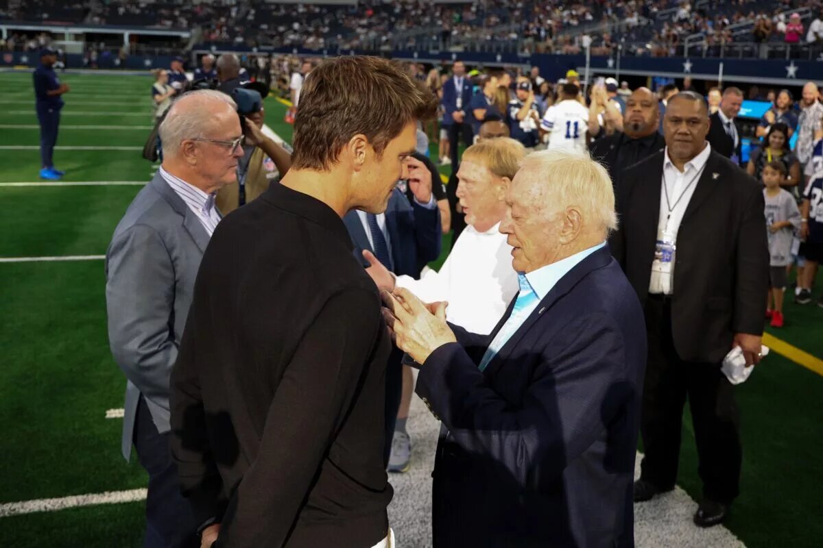 NFL Analyst Destroys Tom Brady "He Doesn't Know What He's Doing"