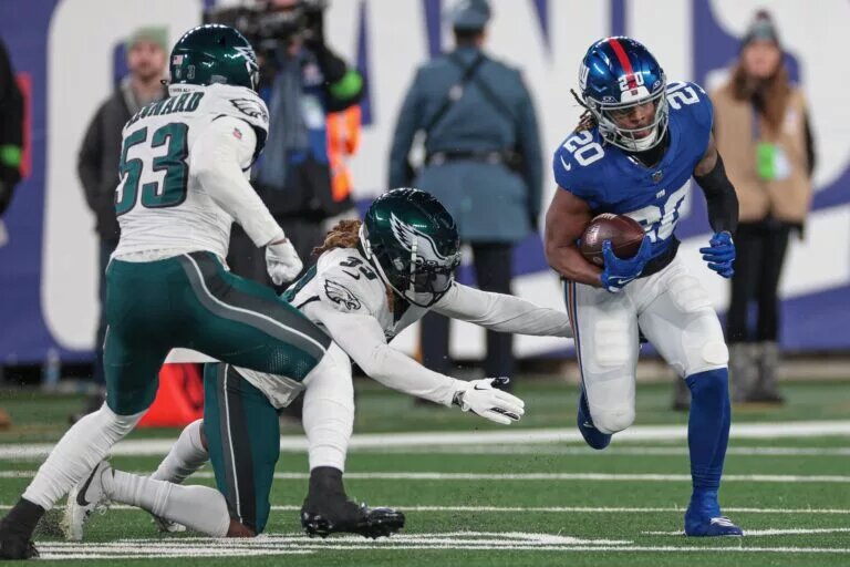 Shaquille Leonard Free Agent