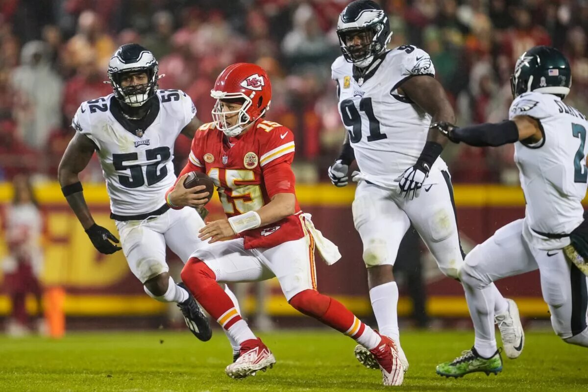 cowboys urged to sign cunningham