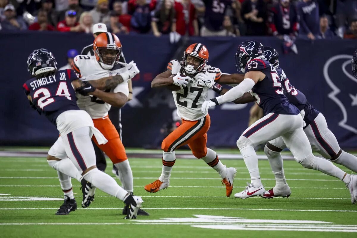 Kareem Hunt Free Agent