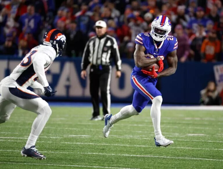 chiefs favorites to land murray