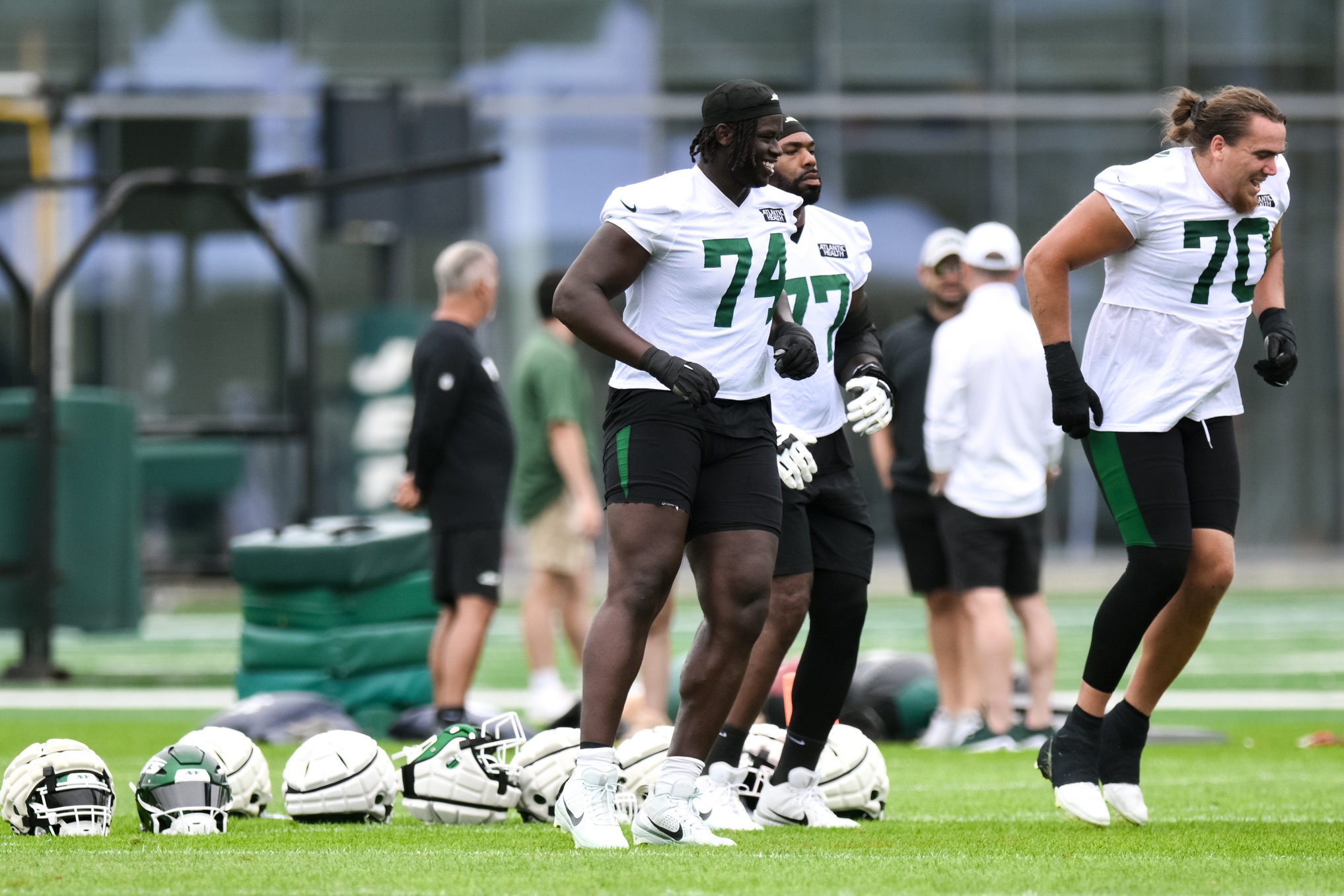 New York Jets offensive line men Olu Fashanu and Austin Deculus