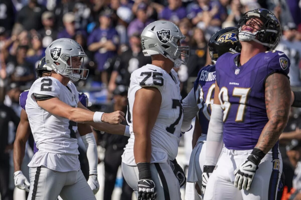 Baltimore Ravens defensive end Brent Urban
