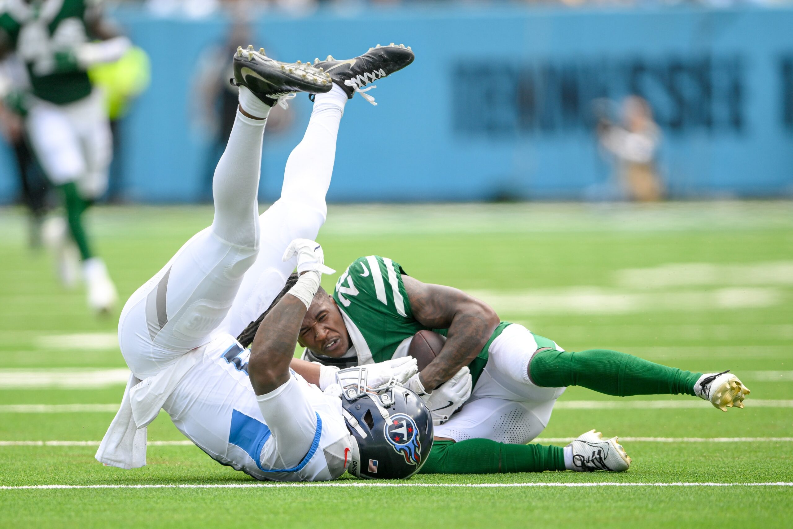 Titans Receiver Suffers Injury