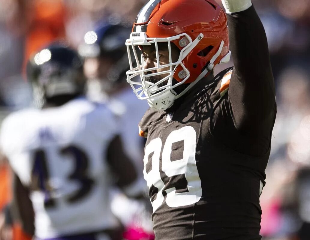 Detroit Lions defensive end Za'Darius Smith
