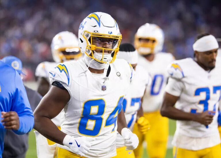 Chargers Stone Smartt