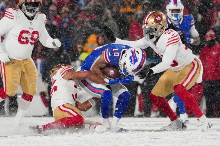 De'Vondre Campbell 49ers