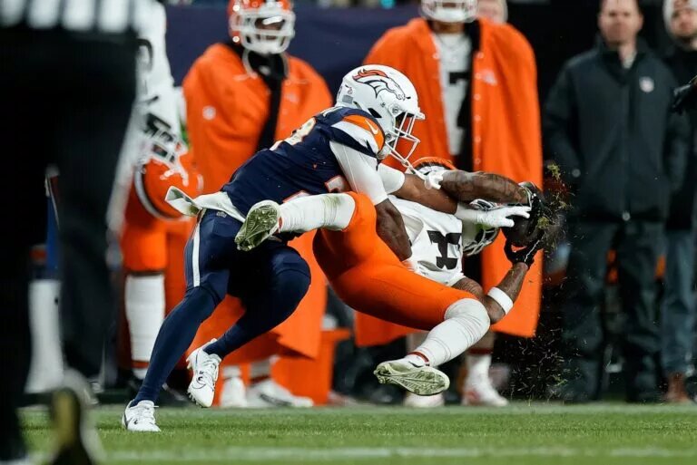 Elijah Moore Free Agent