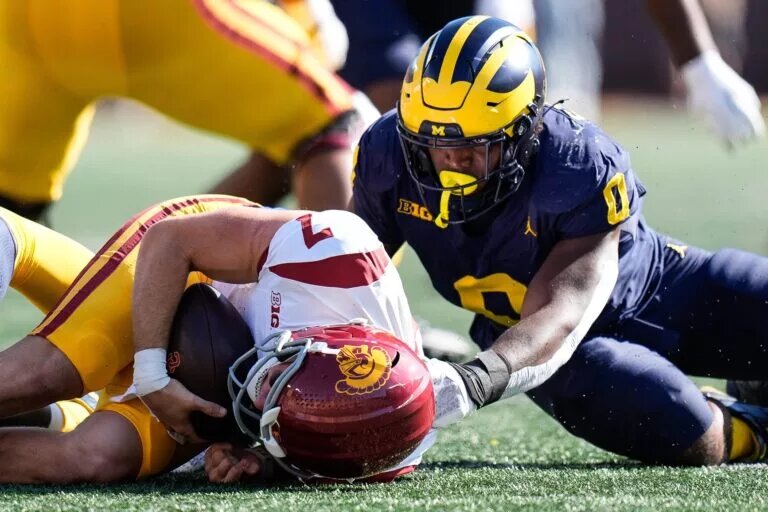 Josaiah Stewart, defensive end Michigan