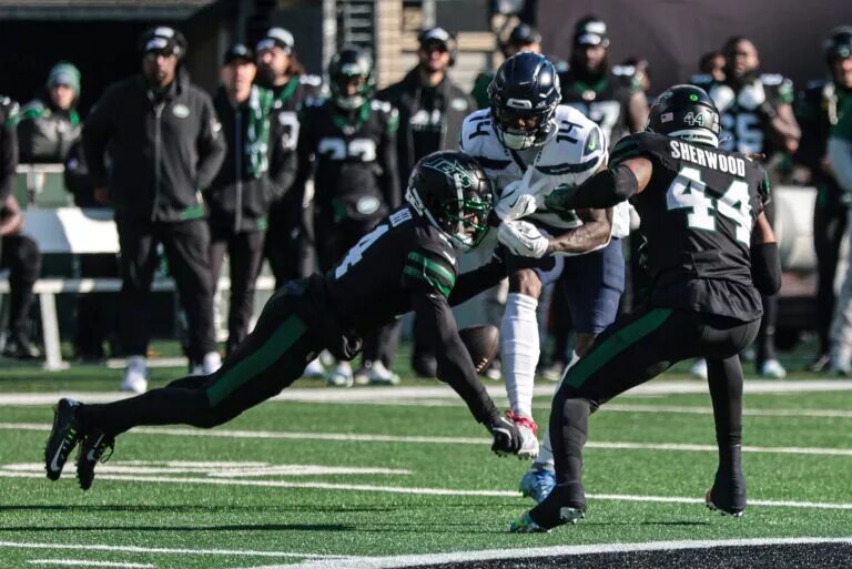 New York Jets linebcker Jamien Sherwood