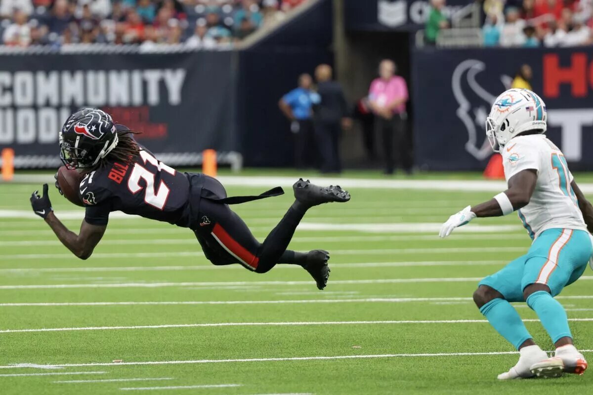 Houston Texans Safety Calen Bullock