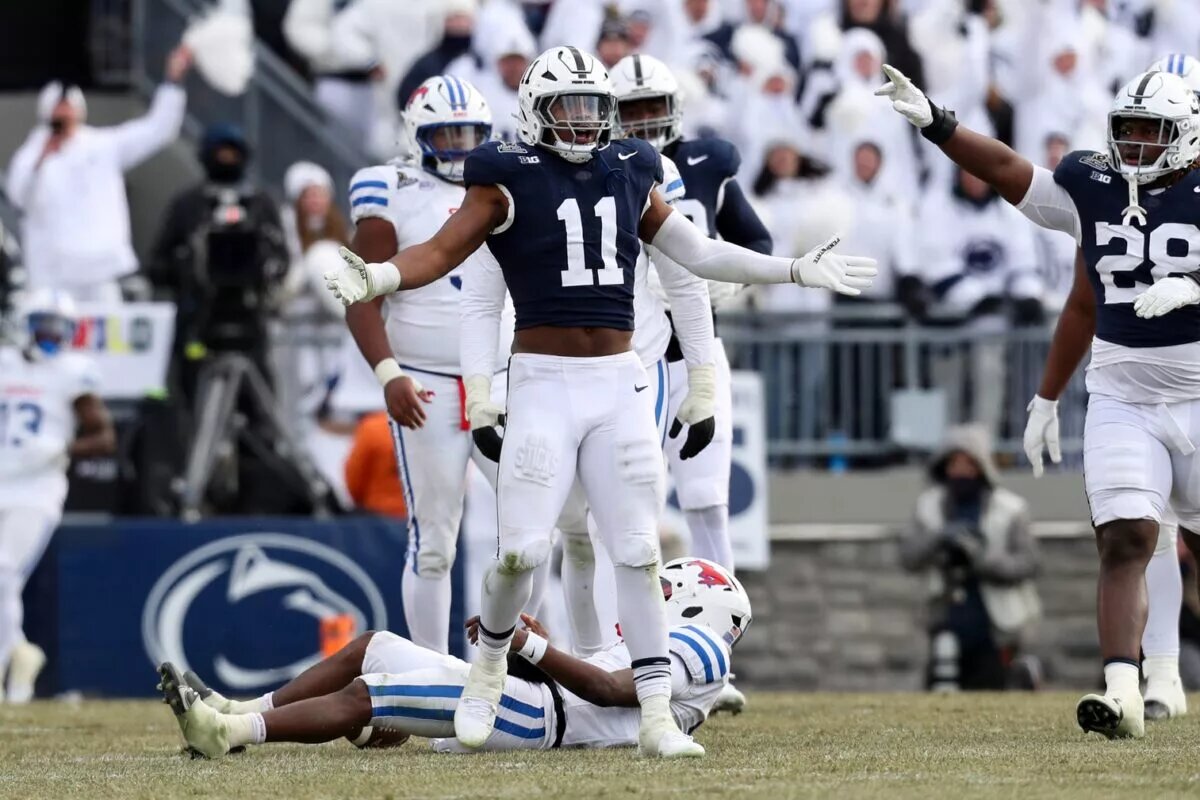 Penn State defensive end Abdul Carter