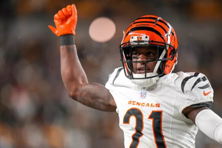 Mike Hilton Contract