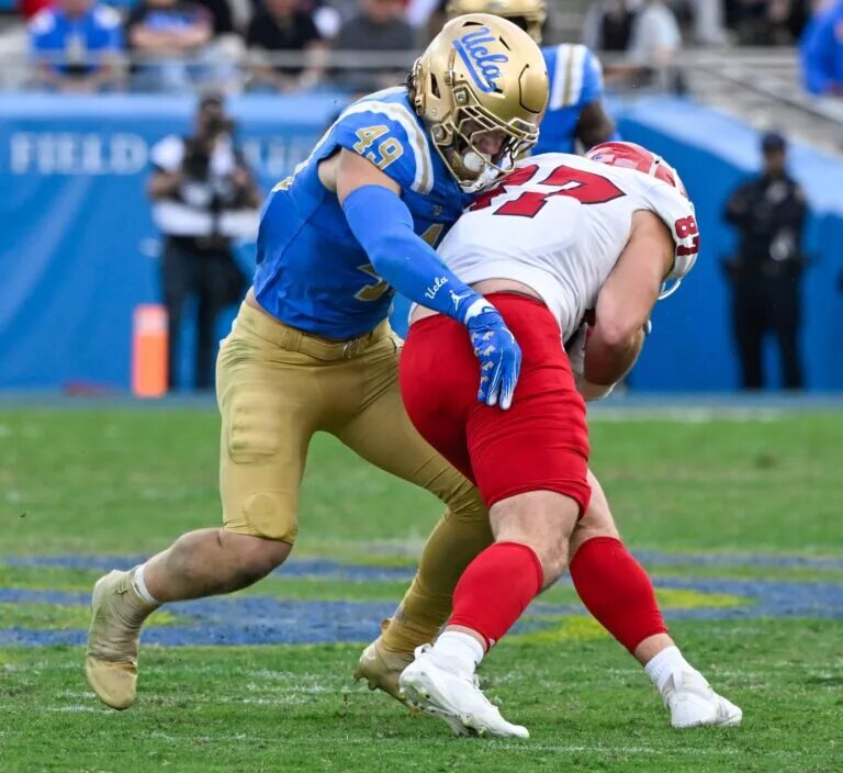 UCLA linebacker Carson Schwesinger