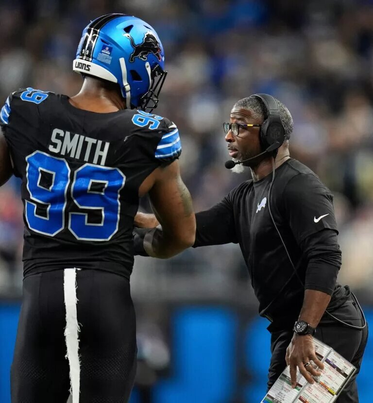 Detroit Lions defensive coordinator Aaron Glenn
