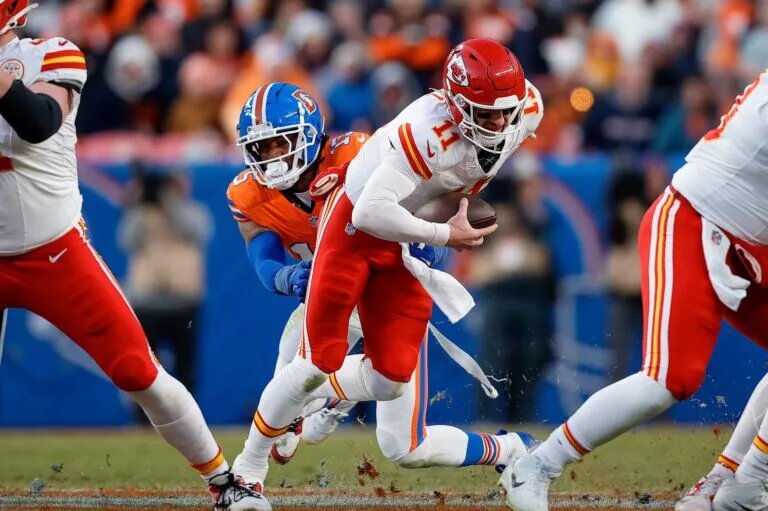 broncos nik bonitto extension