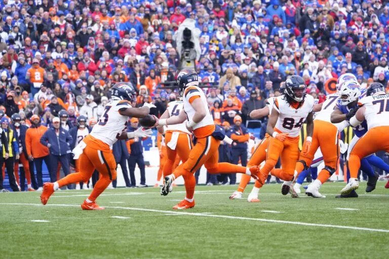 javonte williams resign