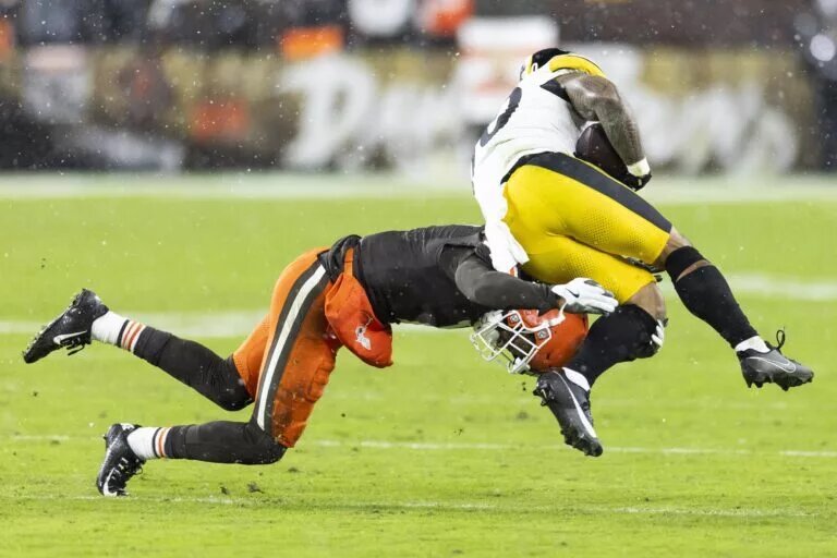 Browns release Juan Thornhill