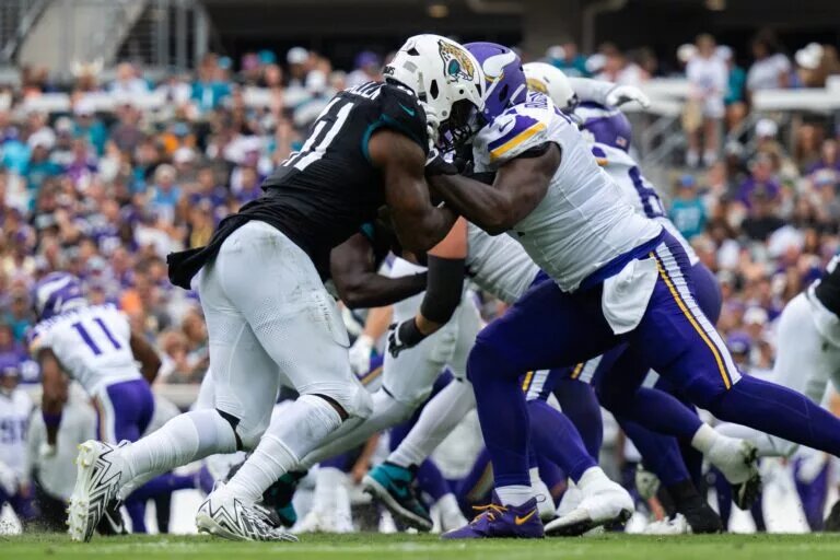 Cam Robinson Vikings