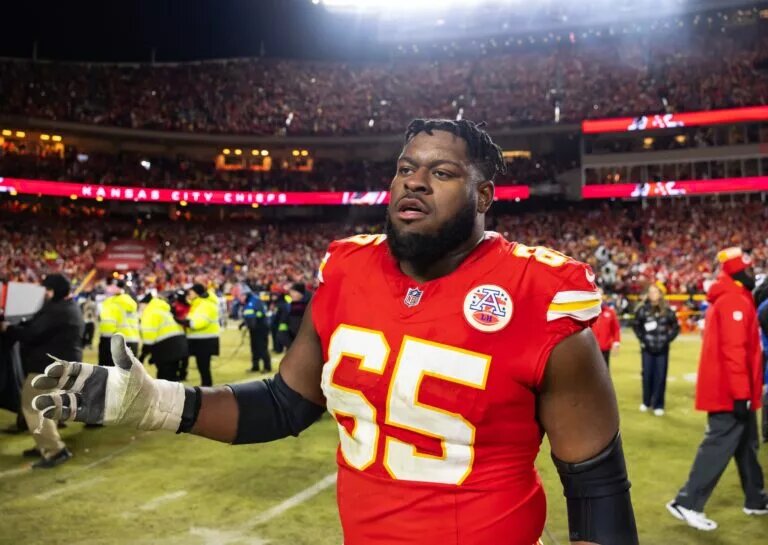 Chiefs Sign Trey Smith