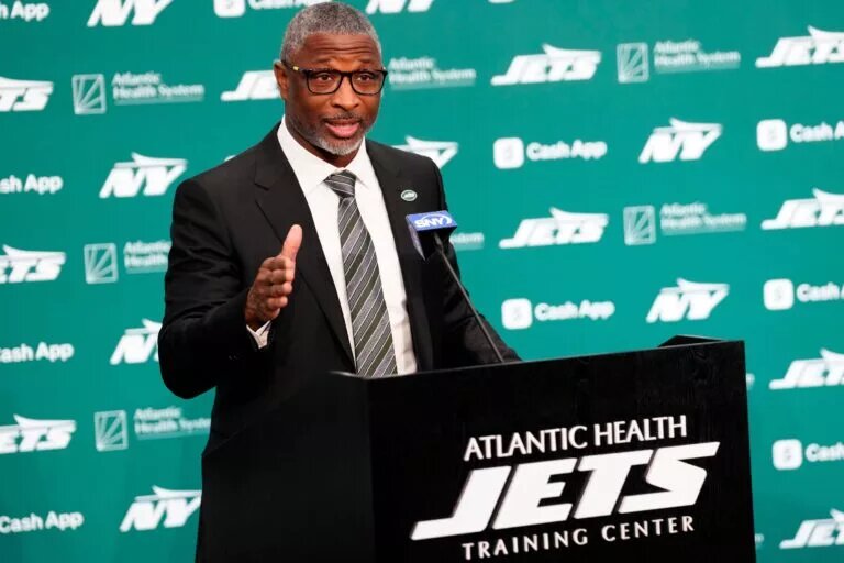 New York Jets head coach Aaron Glenn