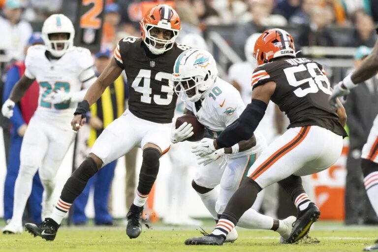 dolphins tyreek hill trade