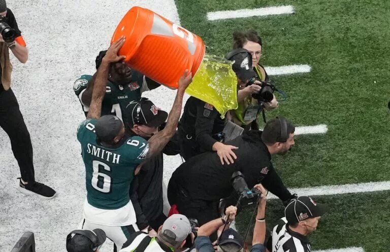 eagles trade aj brown