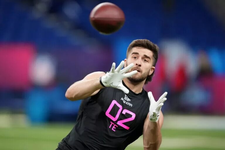 Gavin Bartholomew, tight end, Pittsburgh
