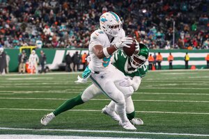 Jonnu Smith Steelers Trade