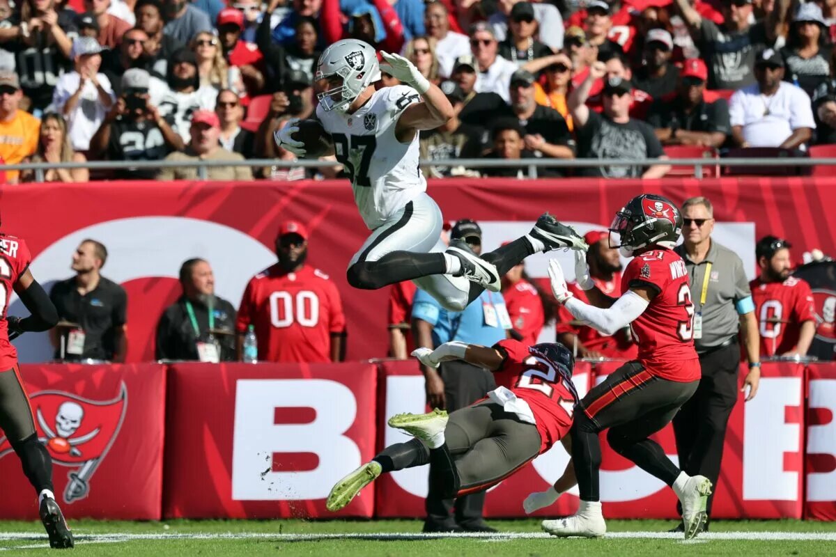 buccaneers cut zyon mccollum