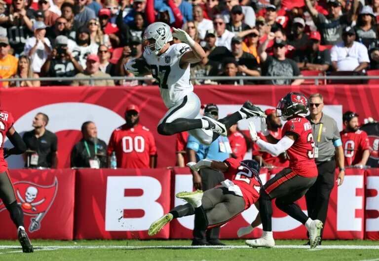 buccaneers cut zyon mccollum