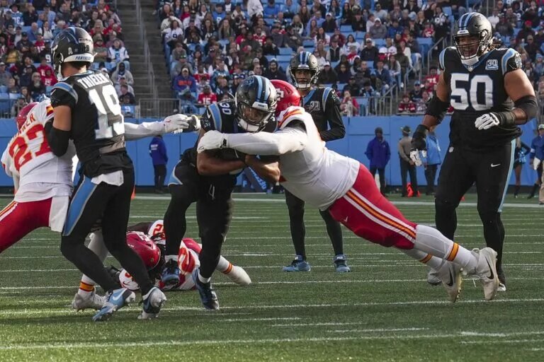 chiefs trade anudike uzomah