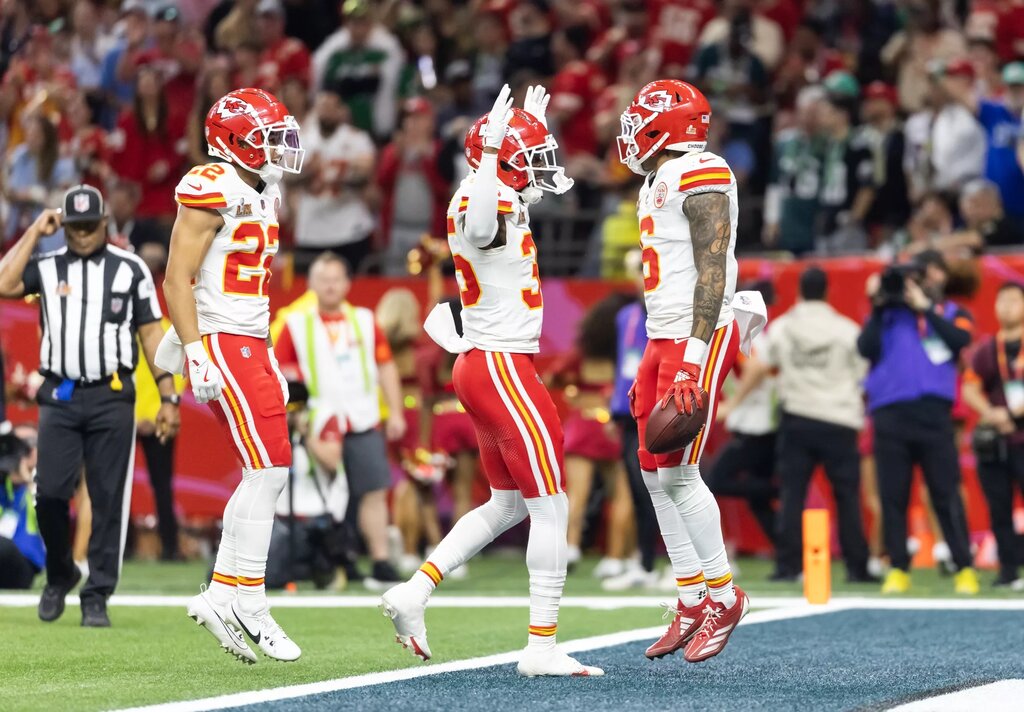 chiefs trade jaylen watson