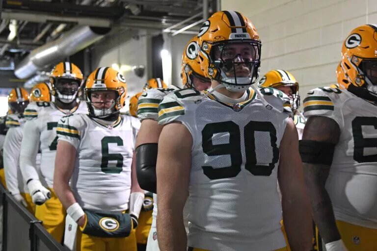 packers trade van ness