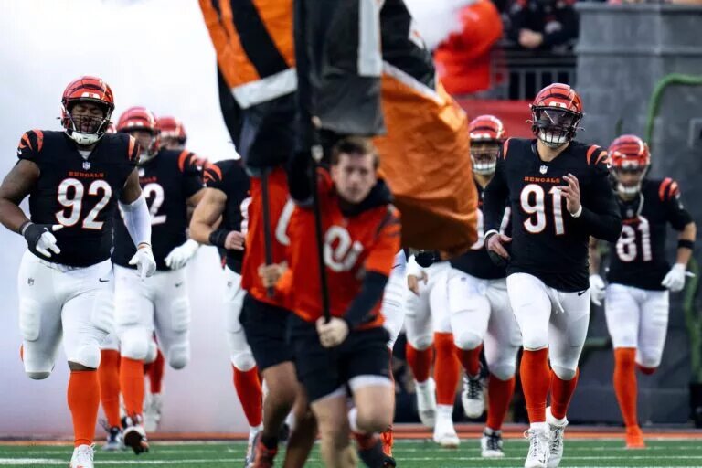 trey hendrickson contract