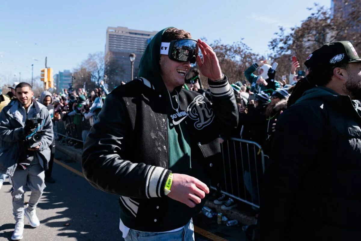 philadelphia eagles contract extensions