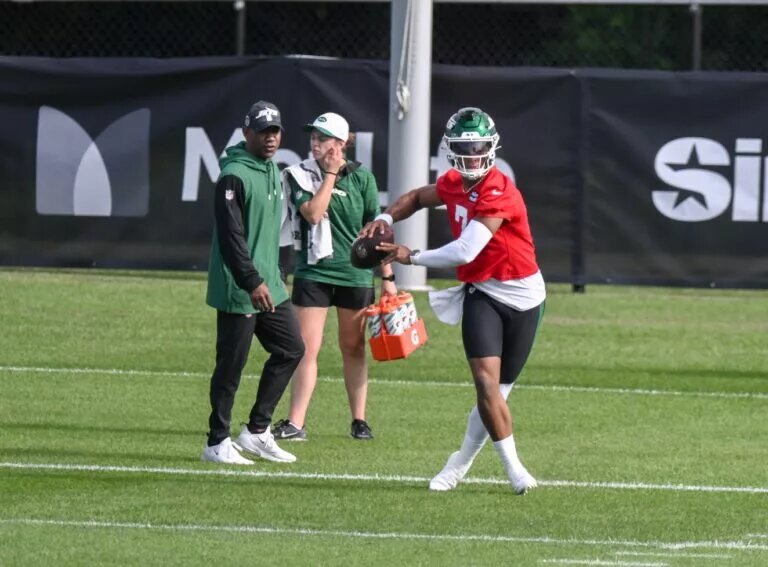 Justin Fields, quarterback, New York Jets