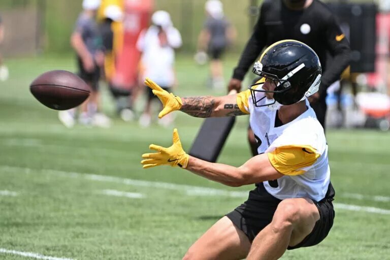 pittsburgh steelers 2025 training camp battles