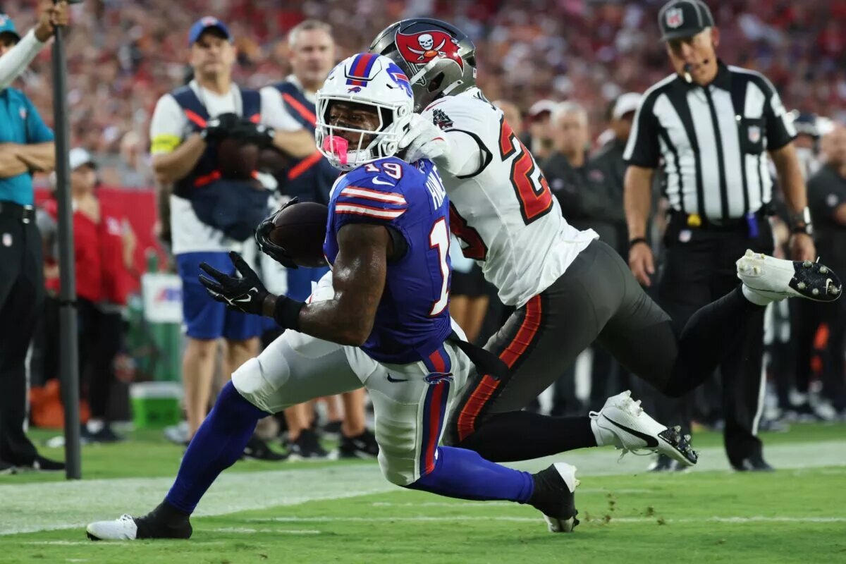 buccaneers waive shilo sanders