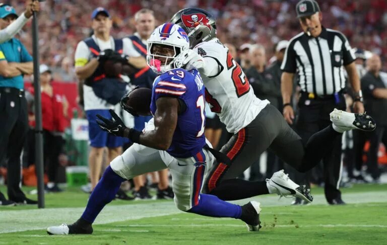 buccaneers waive shilo sanders